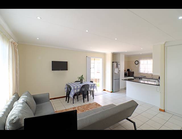 4 BEDROOM FREEHOLD FOR SALE IN GLENHAZEL
